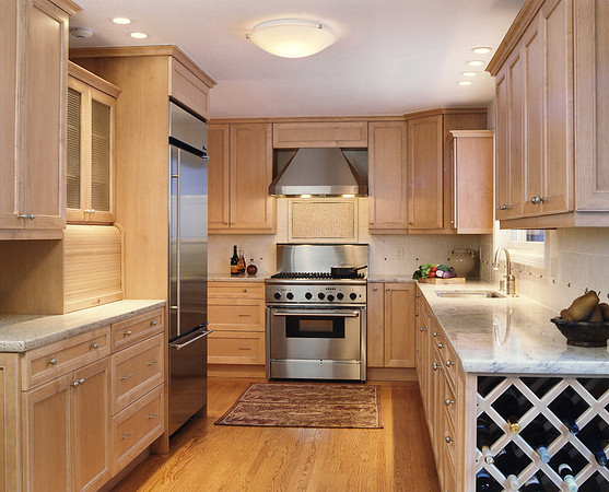 Giavanoli Overall of Kitchen