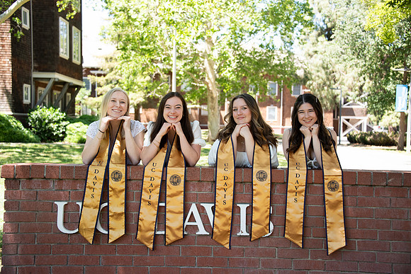 UCD_Grads_005