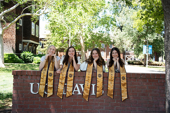 UCD_Grads_006