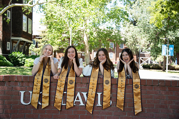 UCD_Grads_007