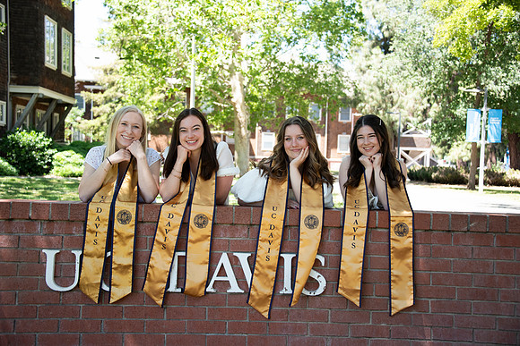 UCD_Grads_011