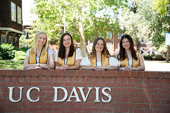 UCD_Grads_014