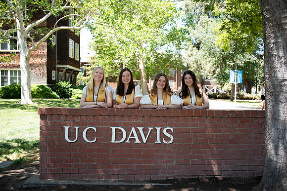 UCD_Grads_012