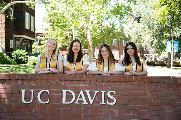 UCD_Grads_015