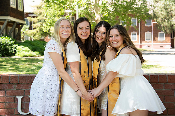 UCD_Grads_024