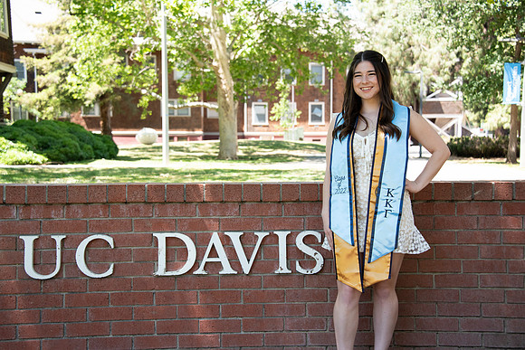 UCD_Grads_083