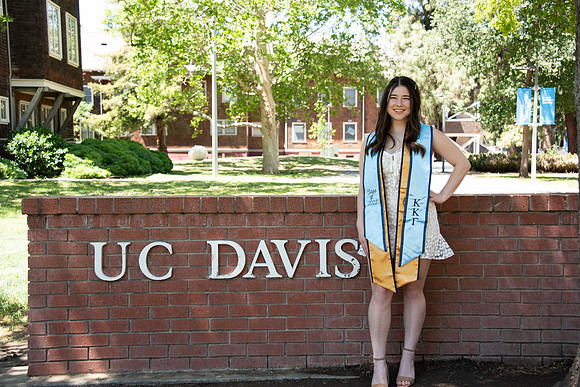 UCD_Grads_085