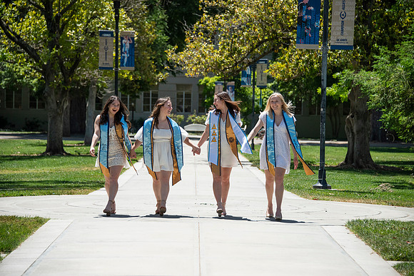 UCD_Grads_160