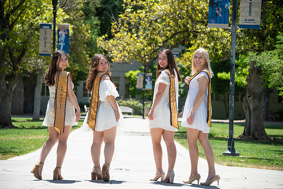 UCD_Grads_194